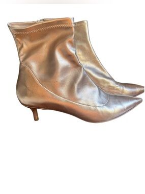 Free People Rose Metallic Kitten Heeled Boots W/Side Zip Size 9.5 US, 40 EU